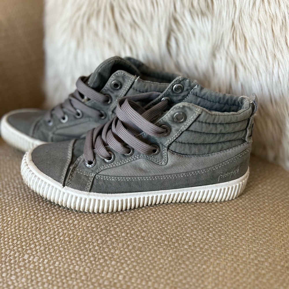 ⭐️SALE⭐️ Blowfish - High Top Sneakers - Picture 2 of 7